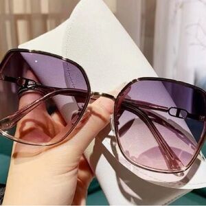 Women's Oversized Purple Gradient Sunglasses